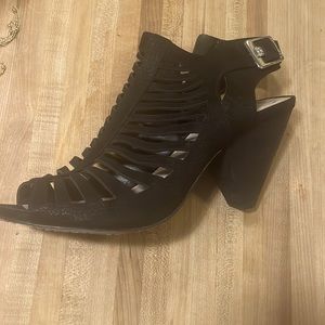 Barely worn black Vince Camuto heels.
